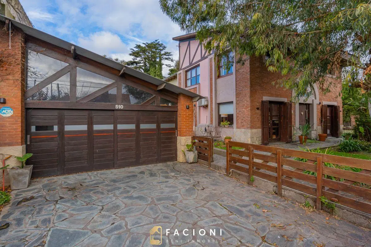 CHALET 4 AMBIENTES CON PARQUE Y PISCINA - LOS PINARES 8