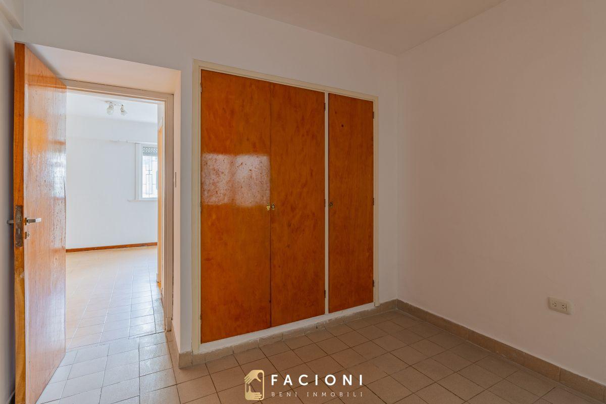 Foto de ALQUILER 24 MESES - DEPARTAMENTO 2 AMBIENTES CON PATIO - CHAUVIN, imagen 3