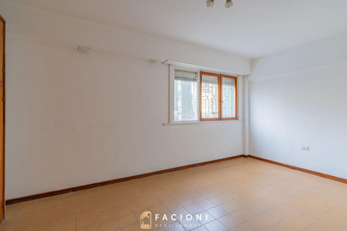Foto de ALQUILER 24 MESES - DEPARTAMENTO 2 AMBIENTES CON PATIO - CHAUVIN, imagen 2