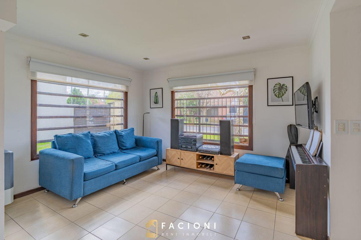 Foto de Duplex 4 Ambientes con Jardin y Espacio para 3 Vehiculos. Caisamar. Mar, imagen 4