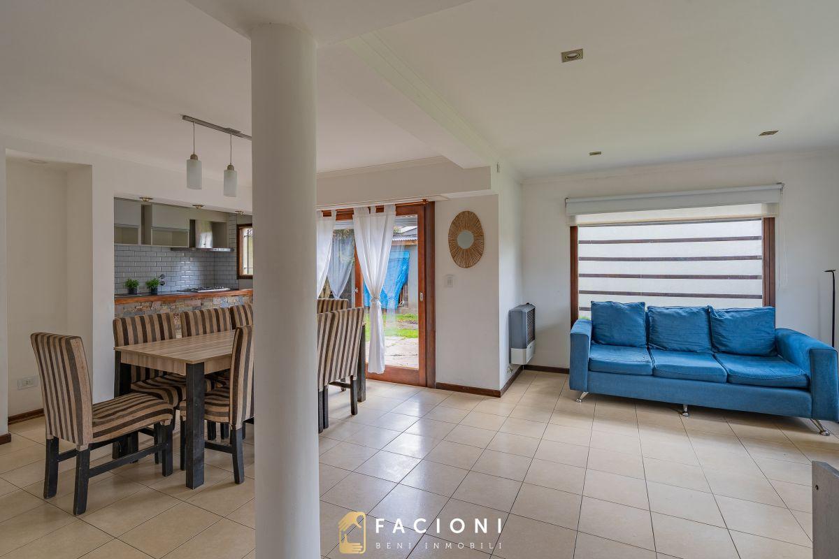 Foto de Duplex 4 Ambientes con Jardin y Espacio para 3 Vehiculos. Caisamar. Mar, imagen 5