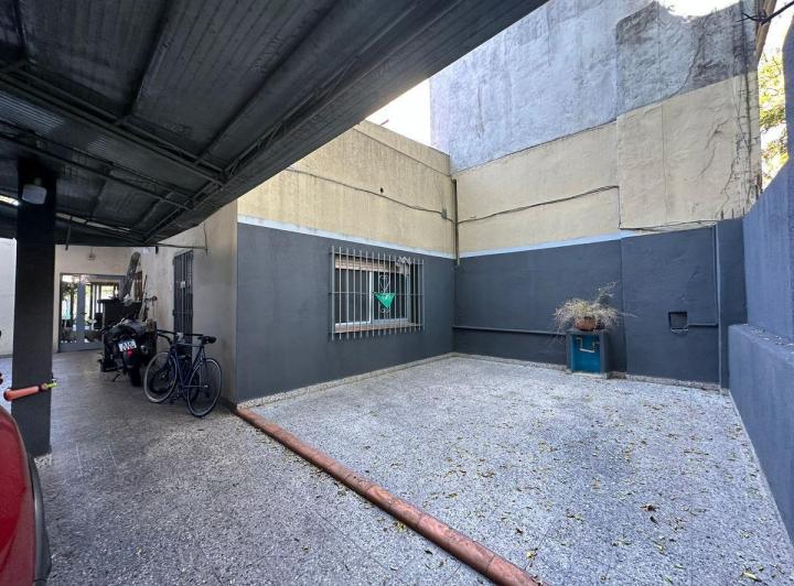 OPORTUNIDAD CASA EN VENTA 6 AMBIENTES Y PATIO 1
