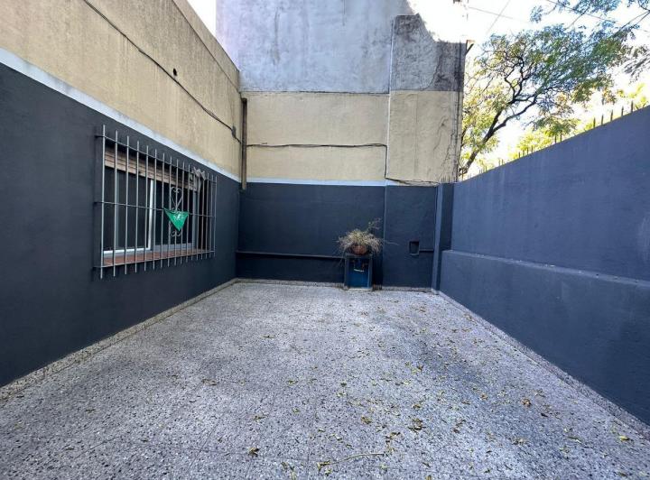 OPORTUNIDAD CASA EN VENTA 6 AMBIENTES Y PATIO 5