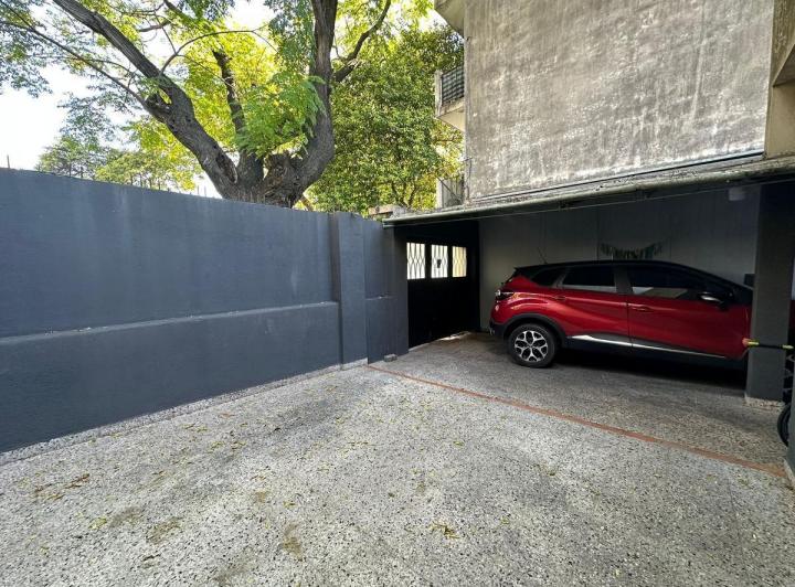 OPORTUNIDAD CASA EN VENTA 6 AMBIENTES Y PATIO 3