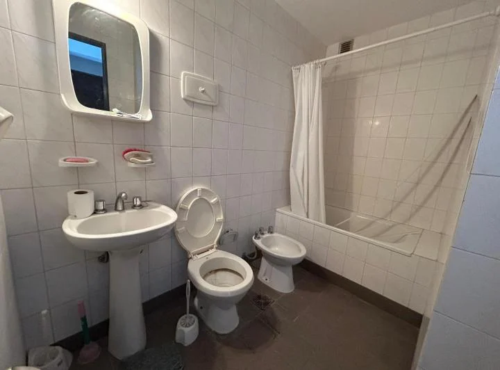 Monoambiente / Ofcina en alquiler en 47 e/ 13 y 14 4