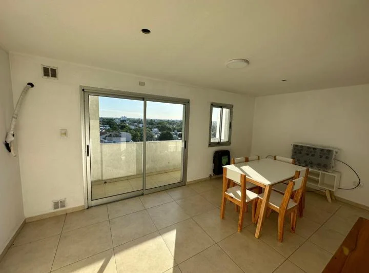 Departamento en  Alquiler con Muebles. 19 e/ 68 y 69 3