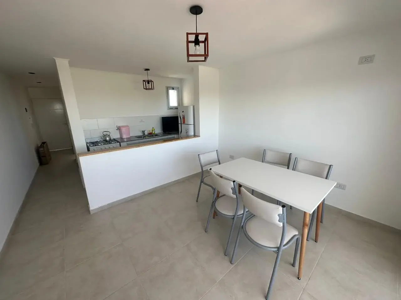 Departamento en Alquiler con muebles. 18 E/ 62 y 63 2