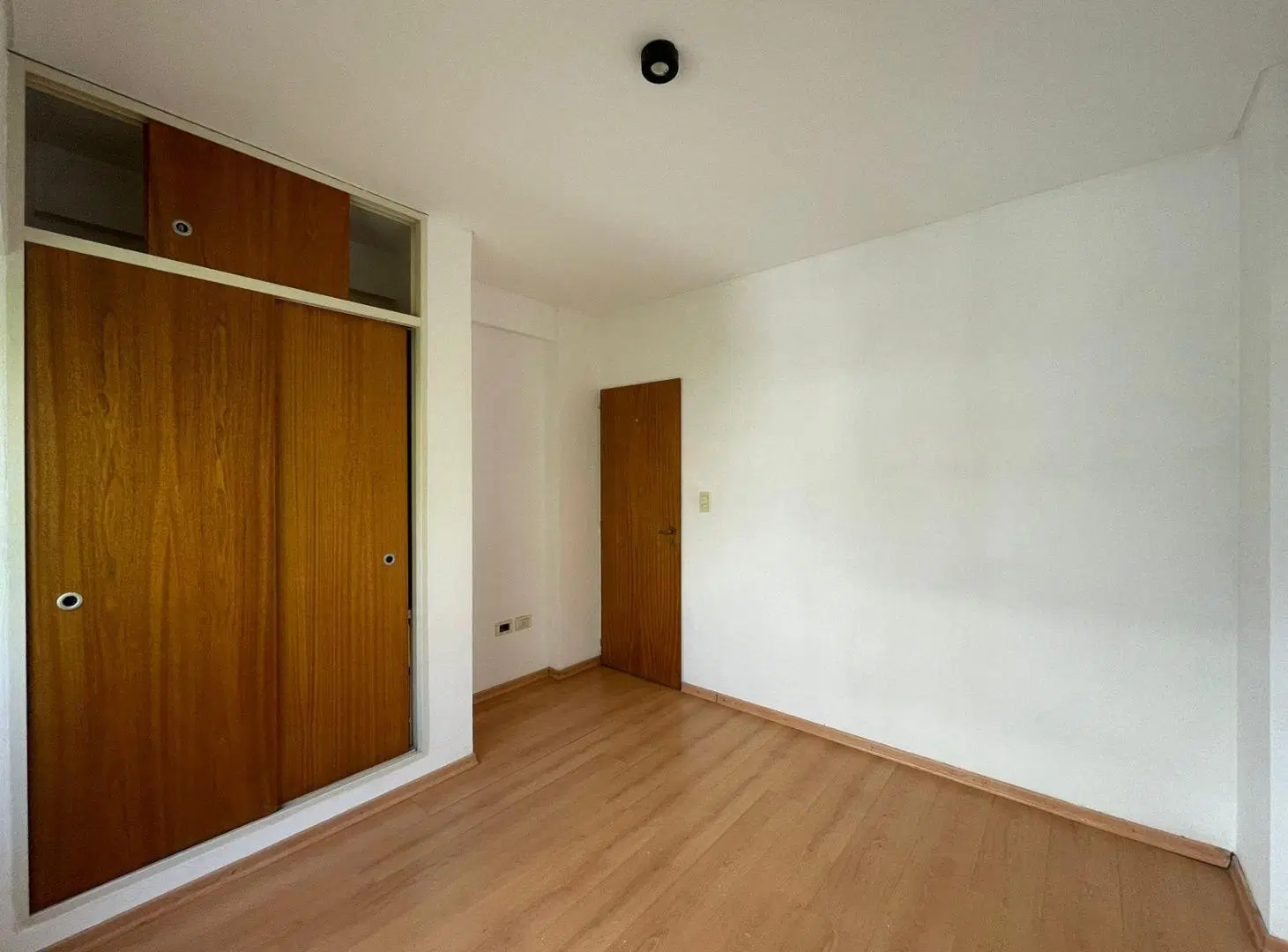 Departamento de un dormitorio en alquiler con cochera 3