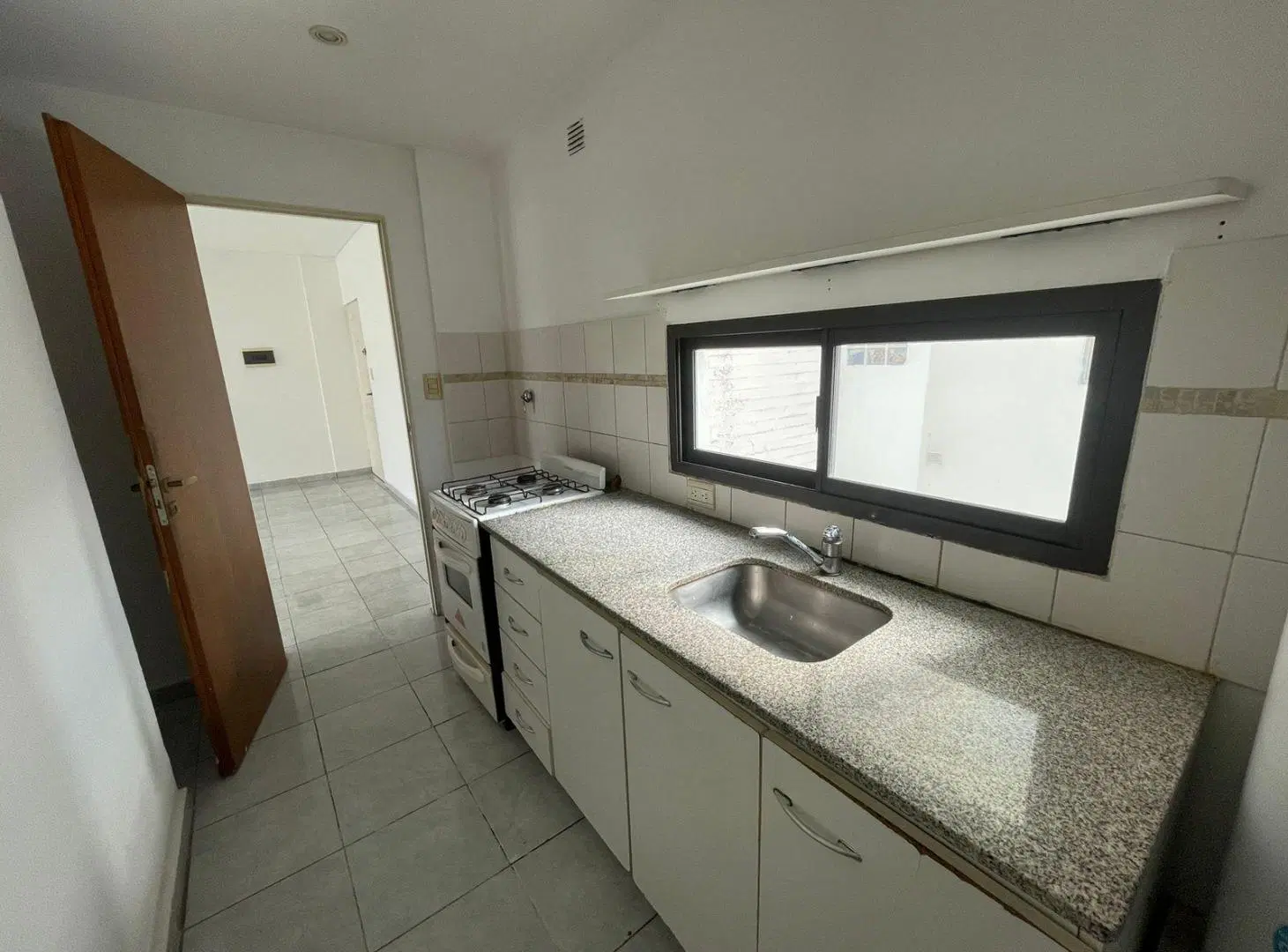 Departamento de un dormitorio en alquiler con cochera 5