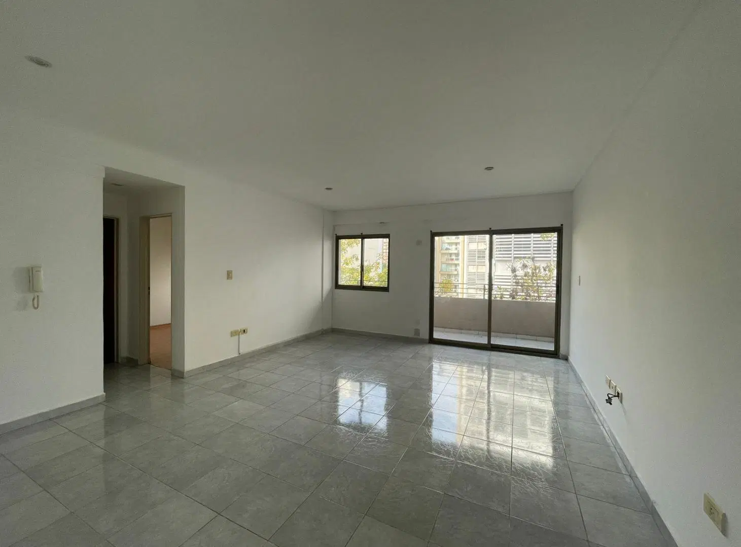 Departamento de un dormitorio en alquiler con cochera 2