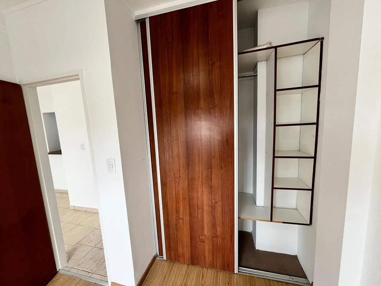 Se alquila departamento de 1 dormitorio 7 e/ 32 y 33 4
