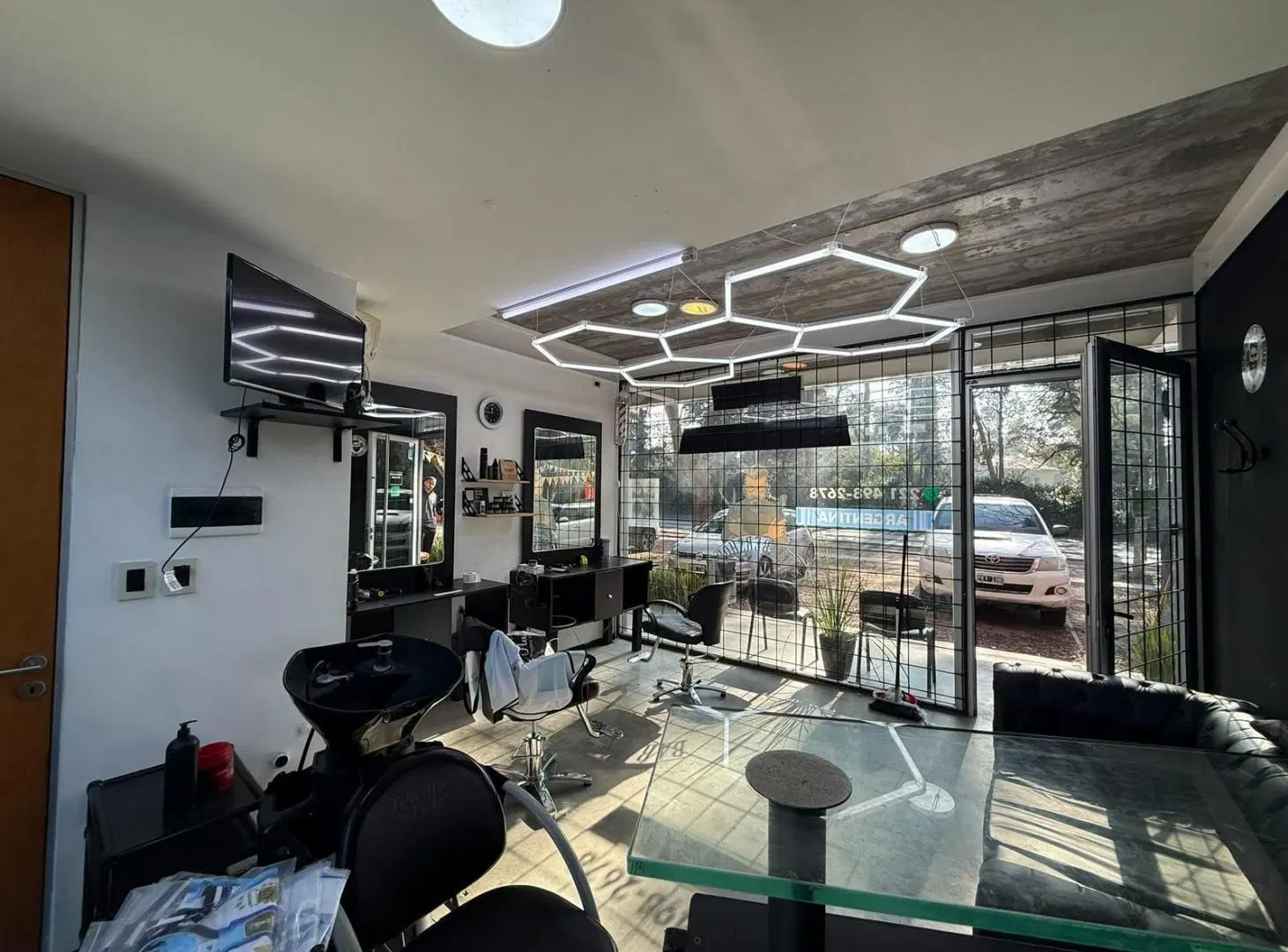 LOCAL en venta camino general Belgrano 478 bis 1