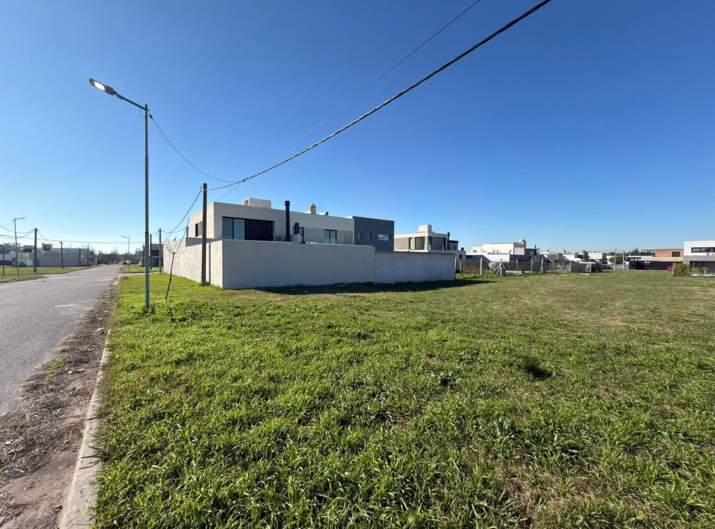 Lote en venta en barrio Don Carlos