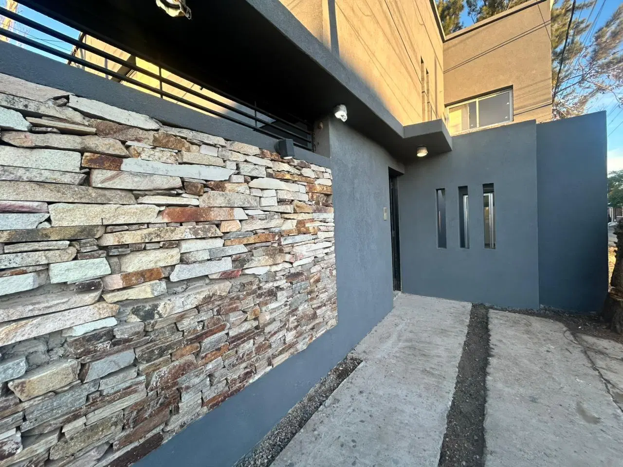 Casa en alquiler de 3 dormitorios en 4 y 496 3
