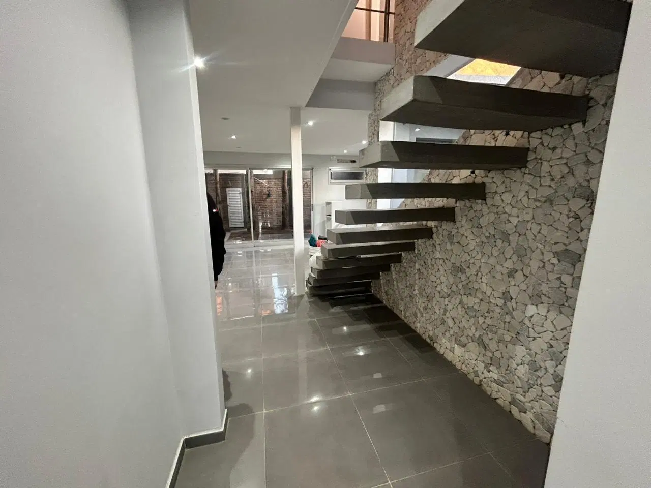 Casa en alquiler de 3 dormitorios en 4 y 496 5