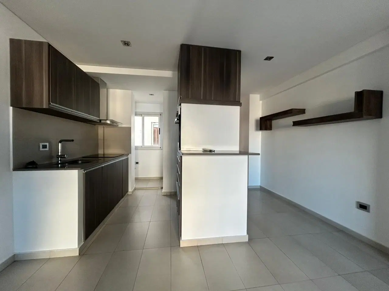 Departamento dos dormitorios en alquiler en 13 e/ 61 y 62 8