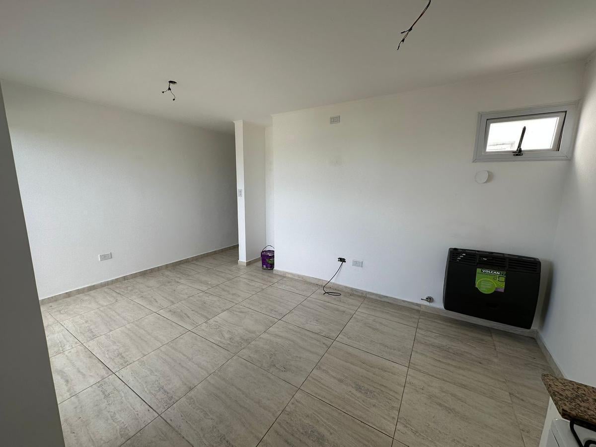 Foto de Departamento en Alquiler.1 dormi con terraza privada y monoambiente. Av. 31 e/ 34 y 35, imagen 1