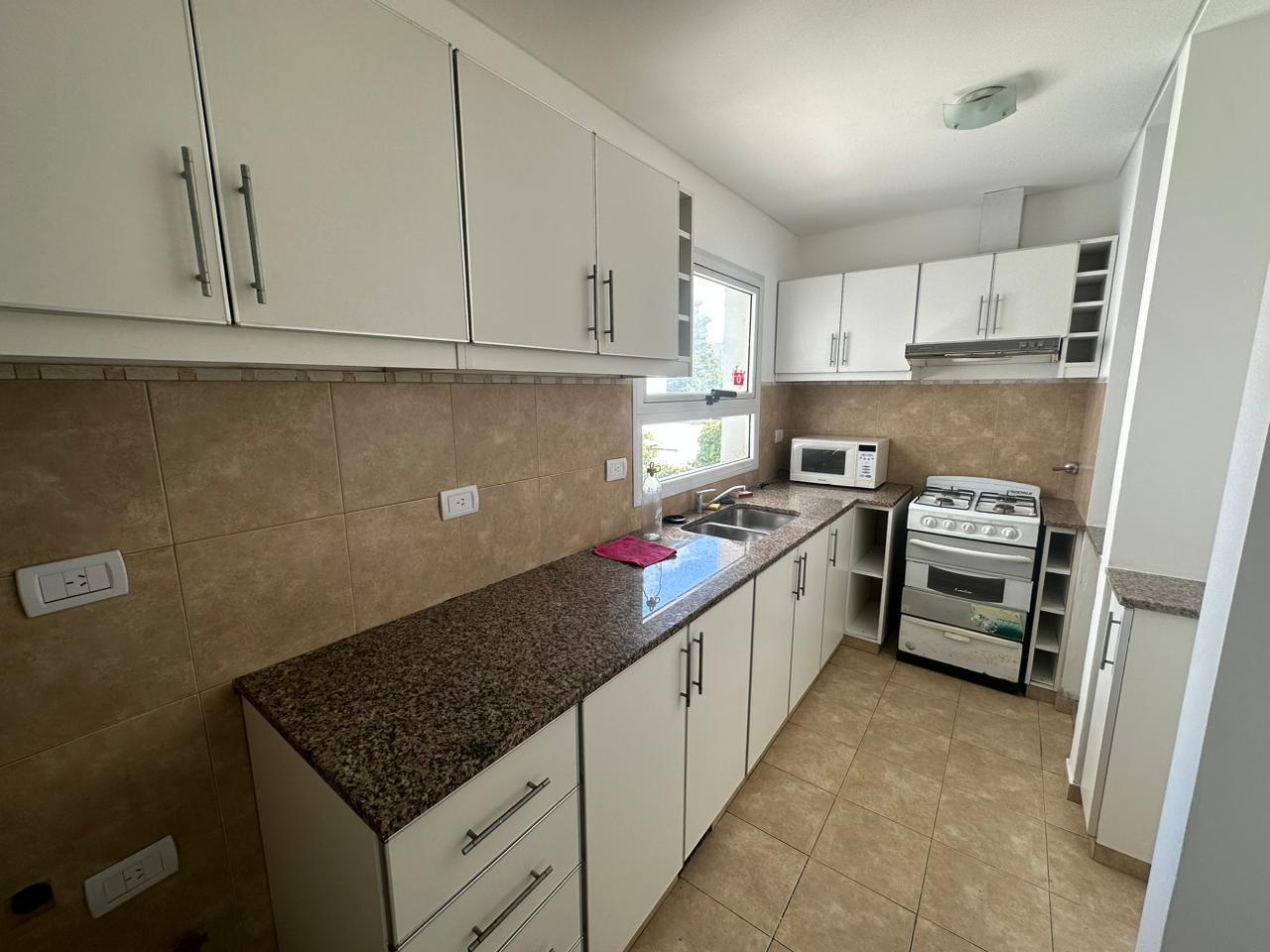 Foto de Departamento en Alquiler. 1 e/ 64 y 65, imagen 3