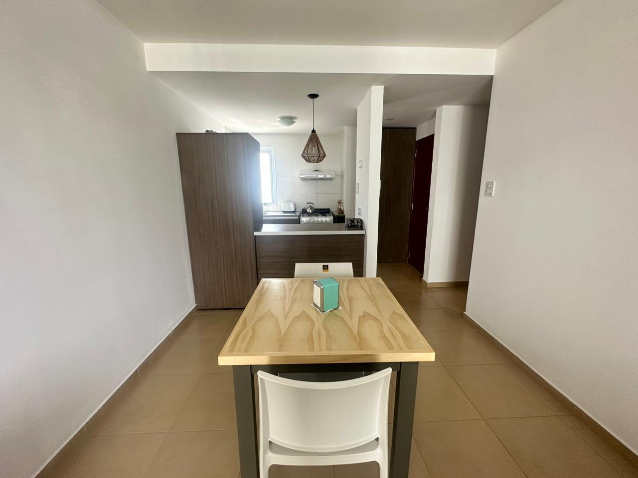 Foto de Departamento en Alquiler con Muebles. 50 e/ 17 y 18, imagen 1