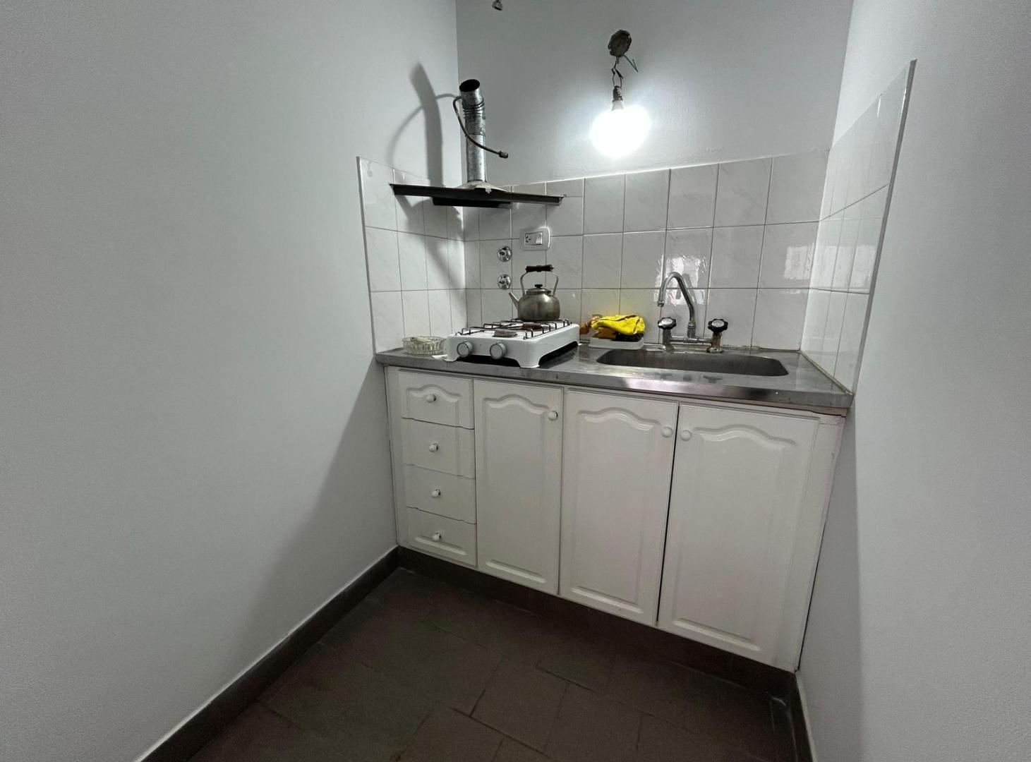 Foto de Monoambiente / Ofcina en alquiler en 47 e/ 13 y 14, imagen 4