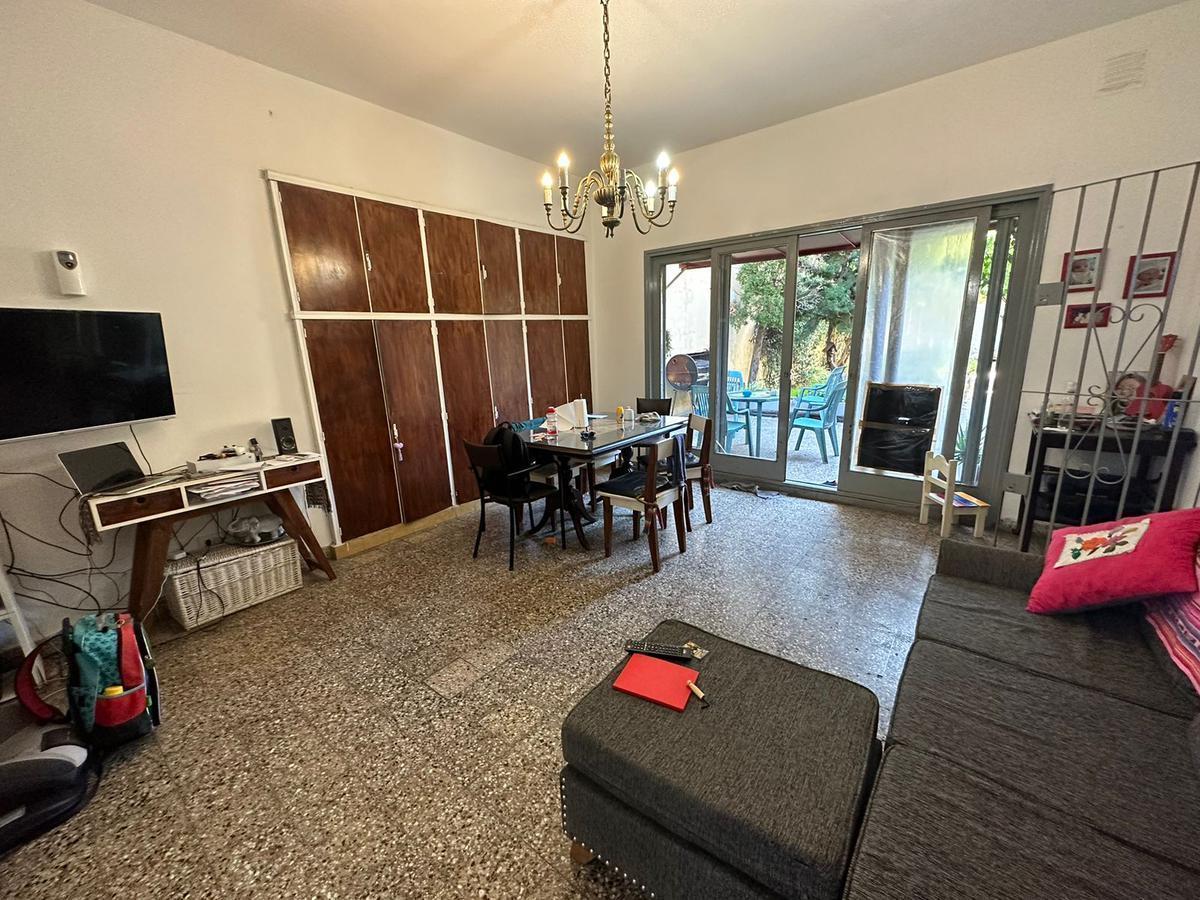 Foto de OPORTUNIDAD CASA EN VENTA 6 AMBIENTES Y PATIO, imagen 3