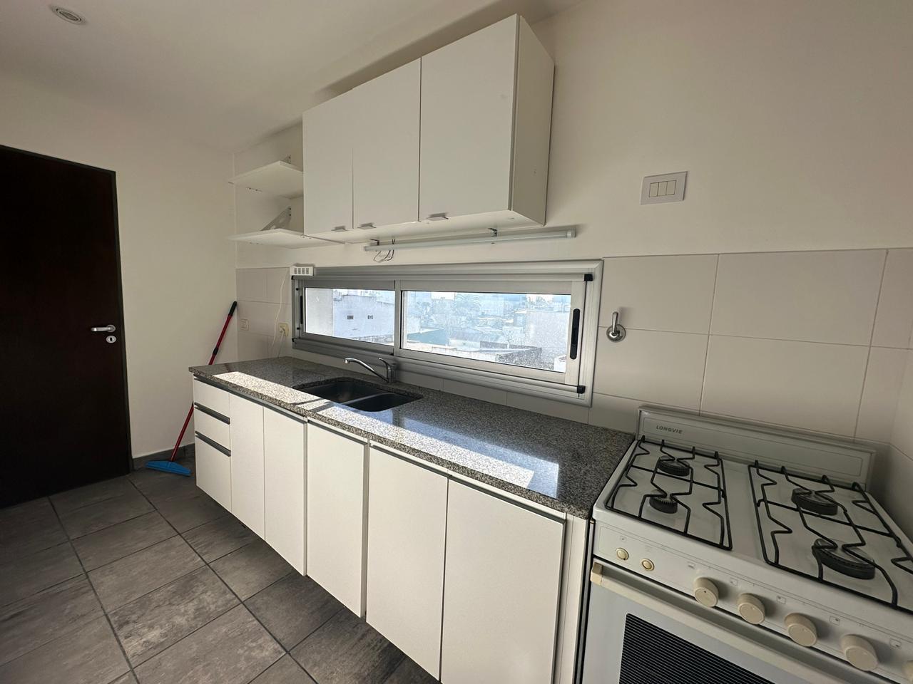 Foto de Departamento de dos dormitorios en alquiler en 24 y 42, imagen 5