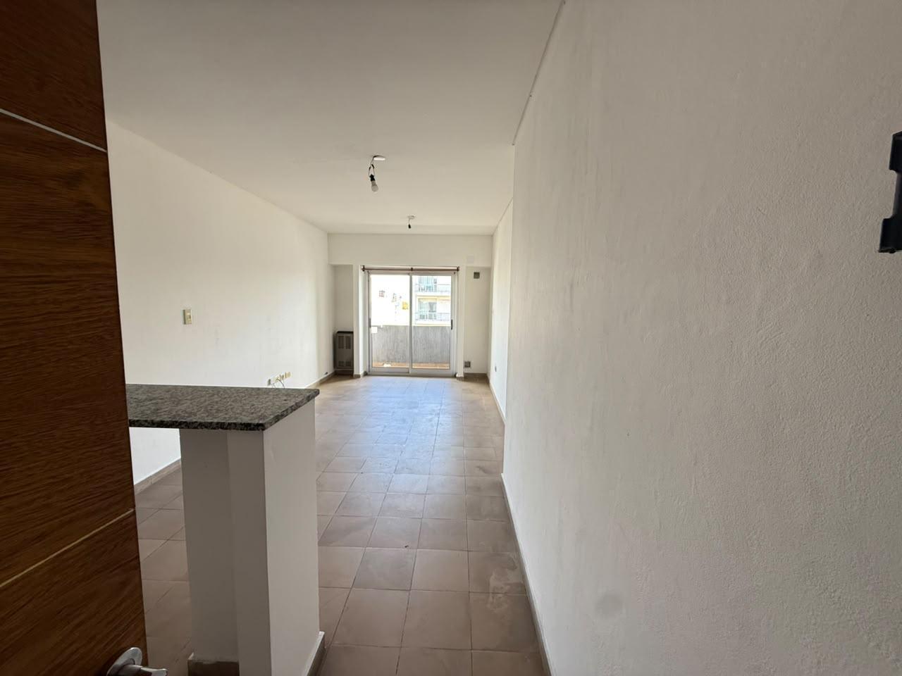 Foto de Departamento en Alquiler de un dormitorio. Av. 13 e/ 61 y 62, imagen 1