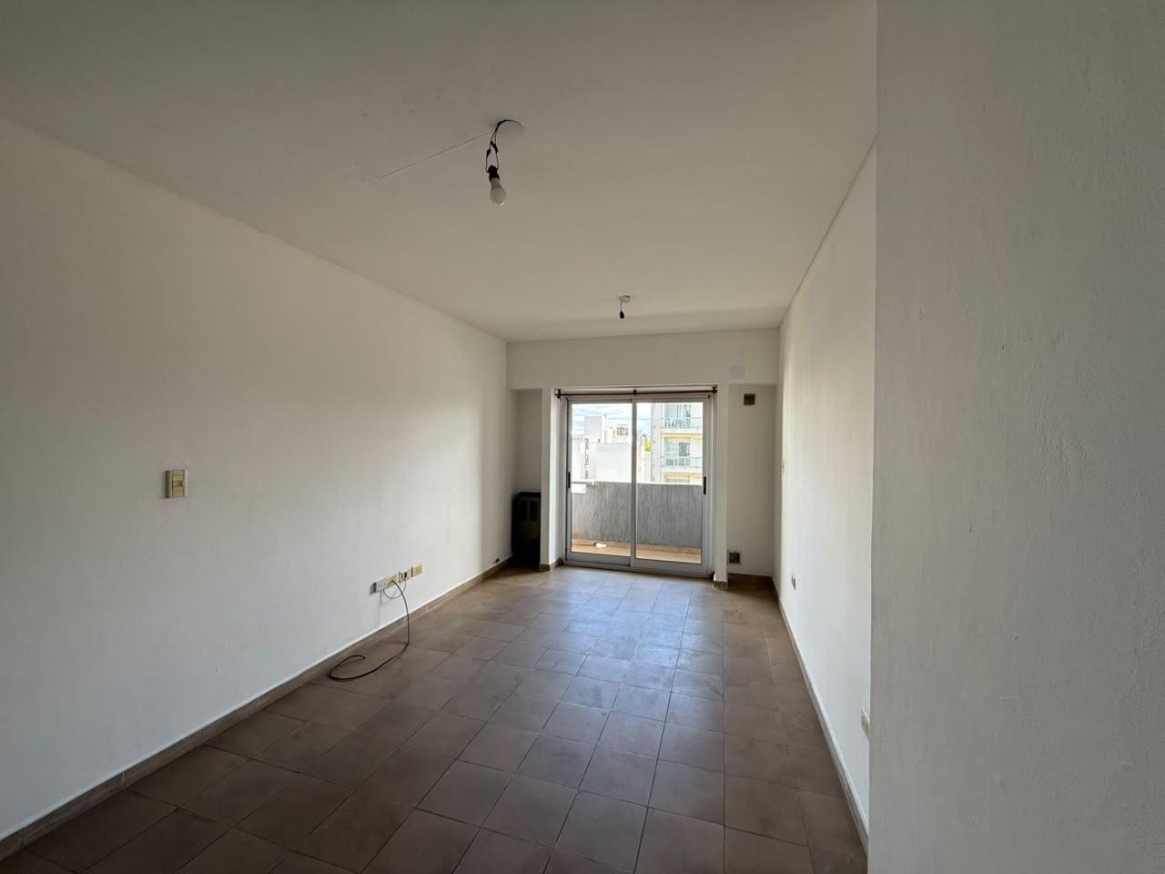 Foto de Departamento en Alquiler de un dormitorio. Av. 13 e/ 61 y 62, imagen 3