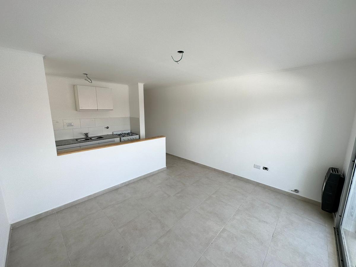 Foto de Departamento de un dormitorio en Alquiler. 18 e/ 62 y 63., imagen 3