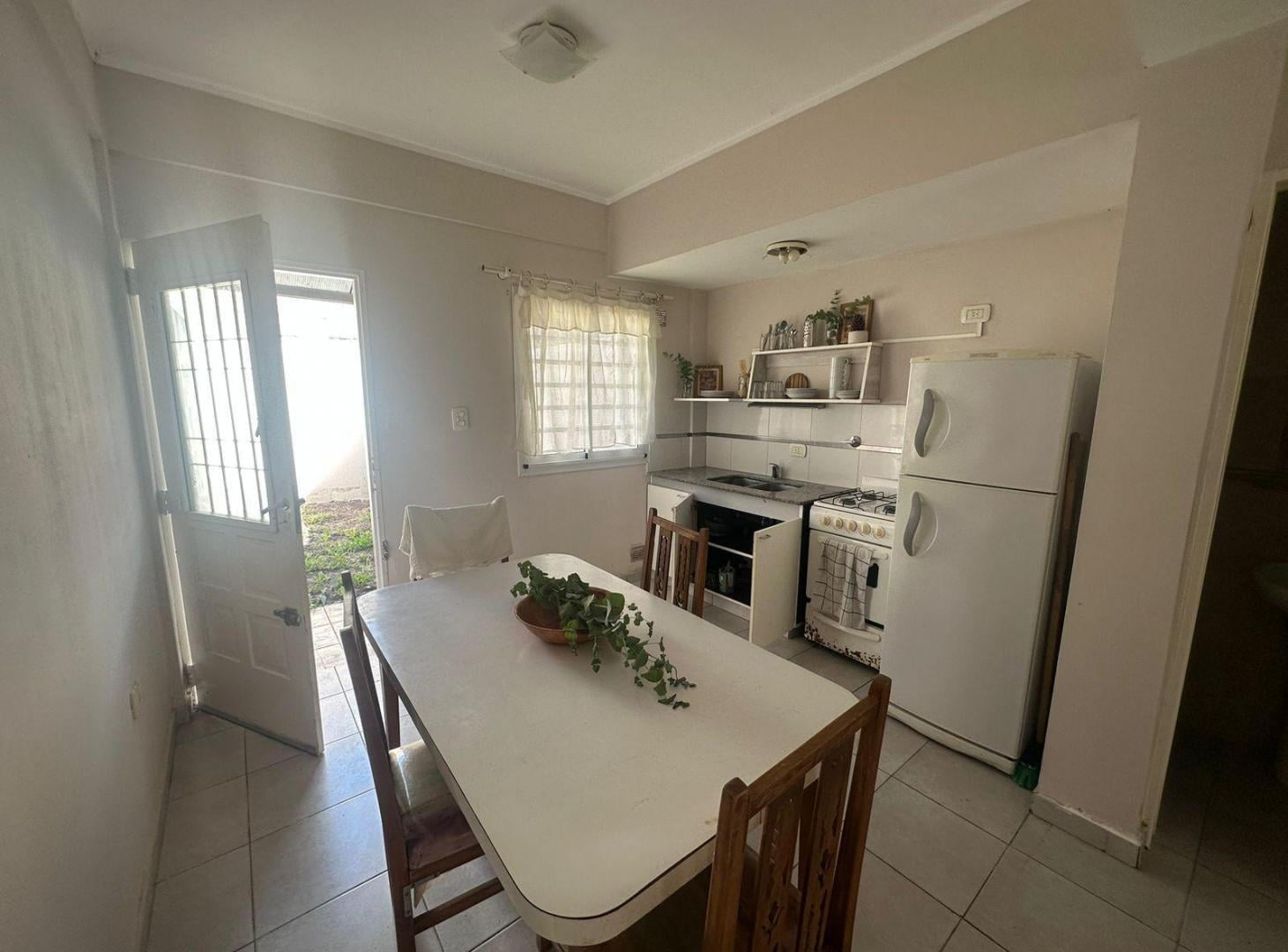 Foto de Duplex en alquiler con muebles. 75 e 10 y 11, imagen 5
