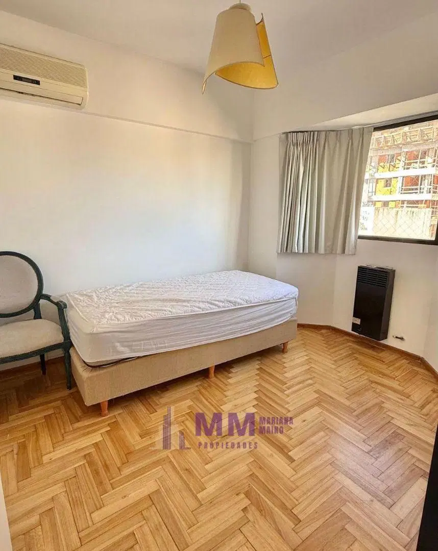 Departamento con 2 dormitorios balcón y cochera en alquiler en Martínez 5