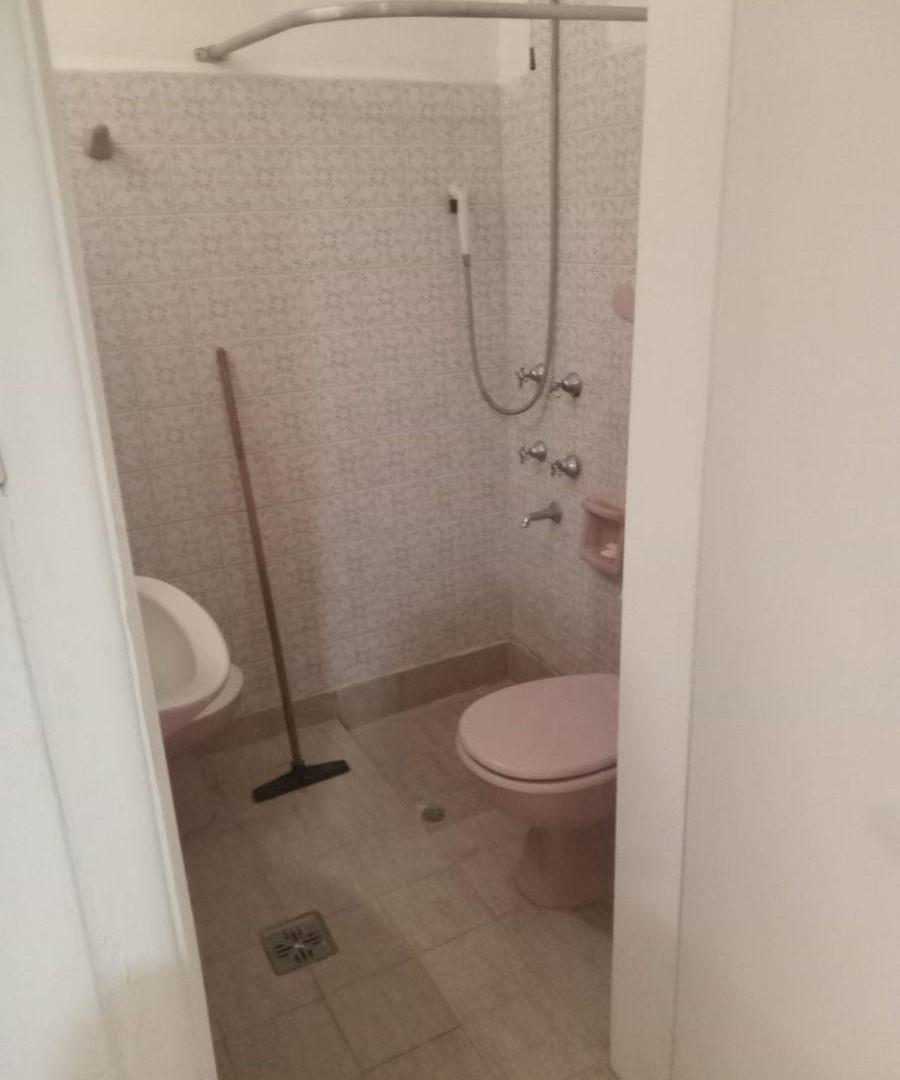 Foto de ALQUILER Departamento 2 1/2 ambientes BALVANERA Alsina 3200, imagen 2