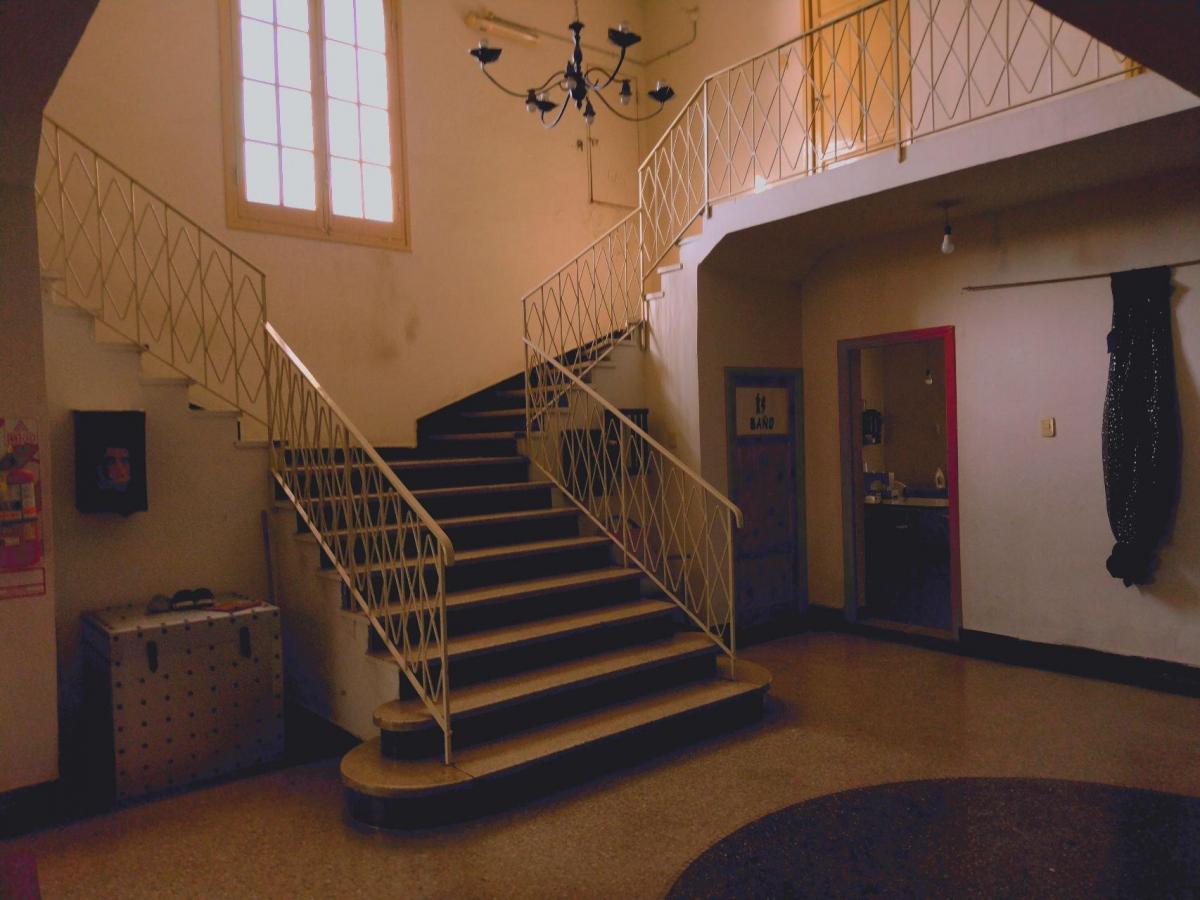 Vendo Chalet Hostel + 4 Departamentos 3
