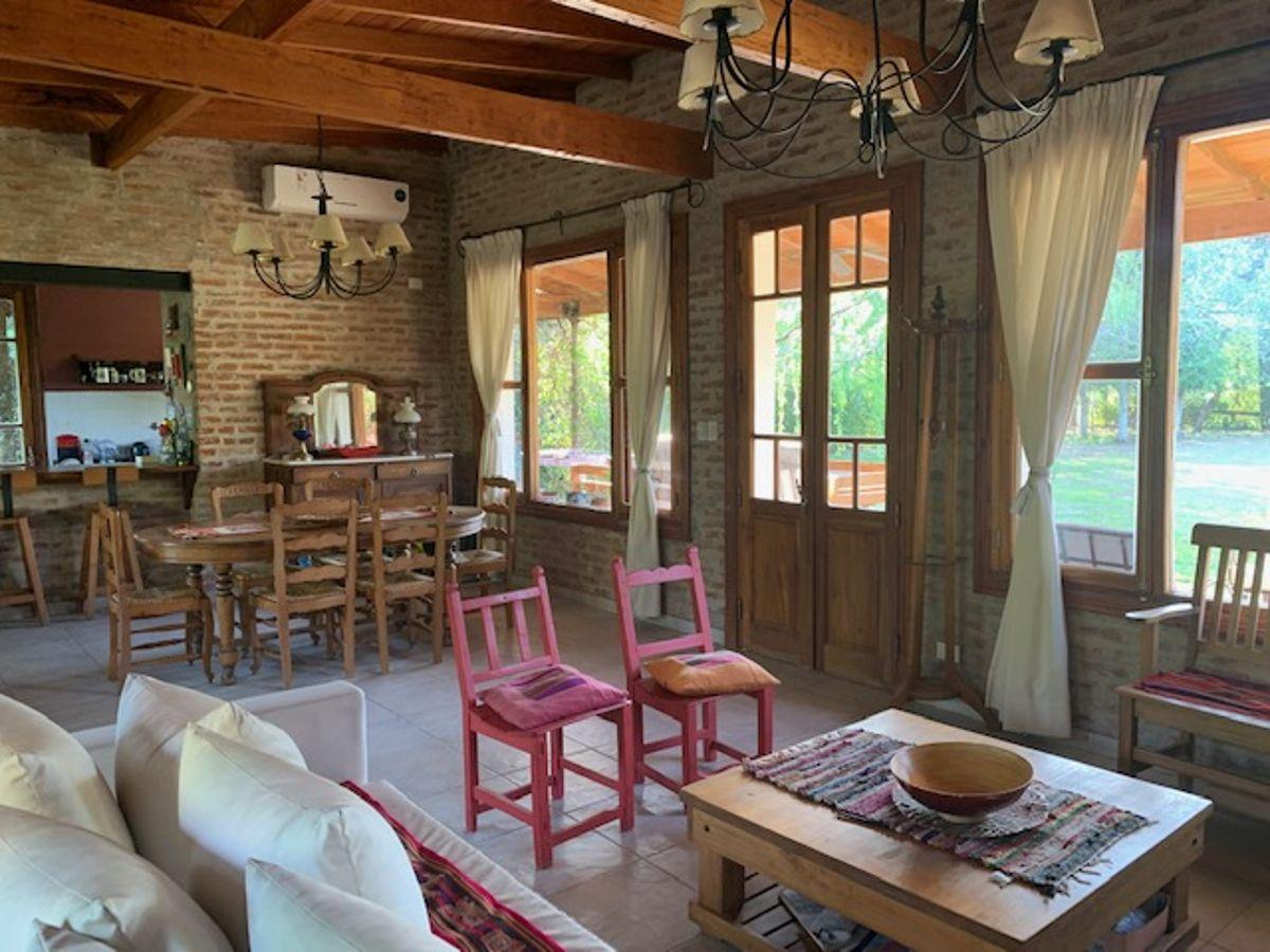 Foto de CASA EN VENTA - CLUB DE CAMPO SANTA CATALINA, imagen 2