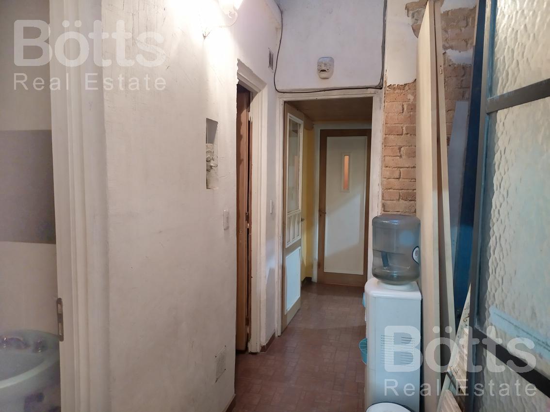 Venta de Local con Vivienda en Barrio de Once