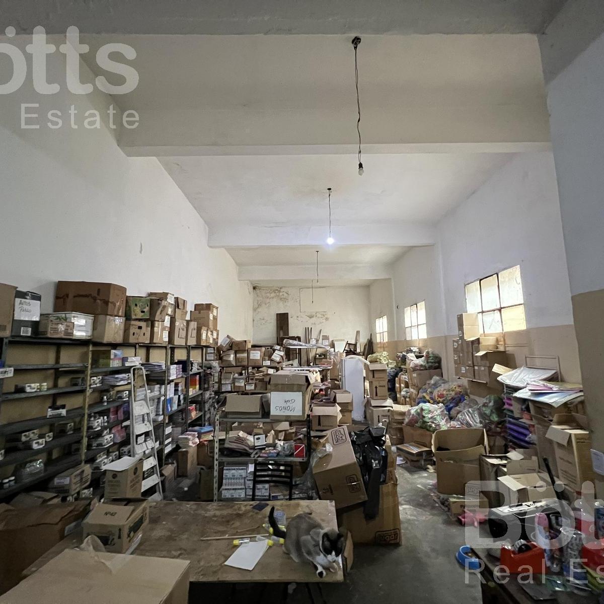 Galpón Doble Altura + Vivienda Dos Familias Flores Venta. 2