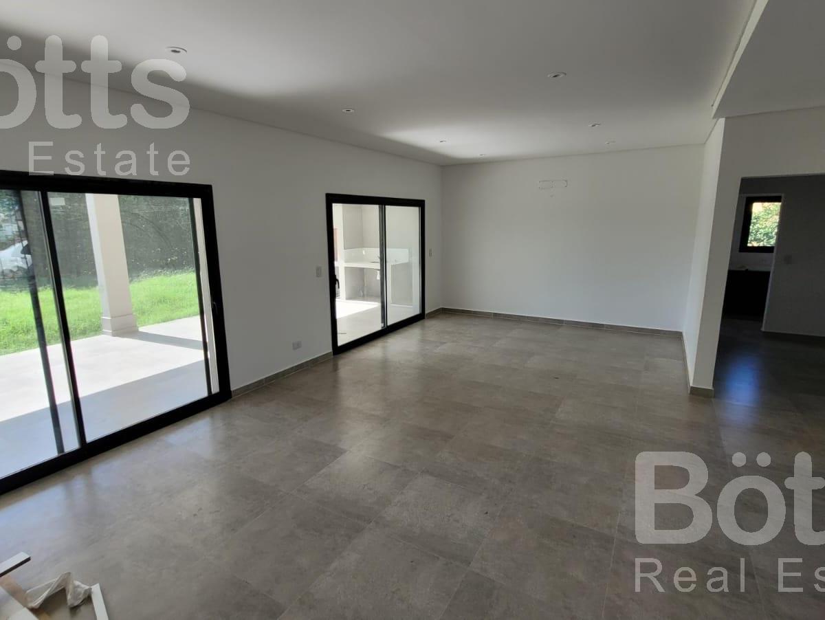 VENTA CASA 4 AMB CON DEPENDENCIA -EL CANTON, NORTE