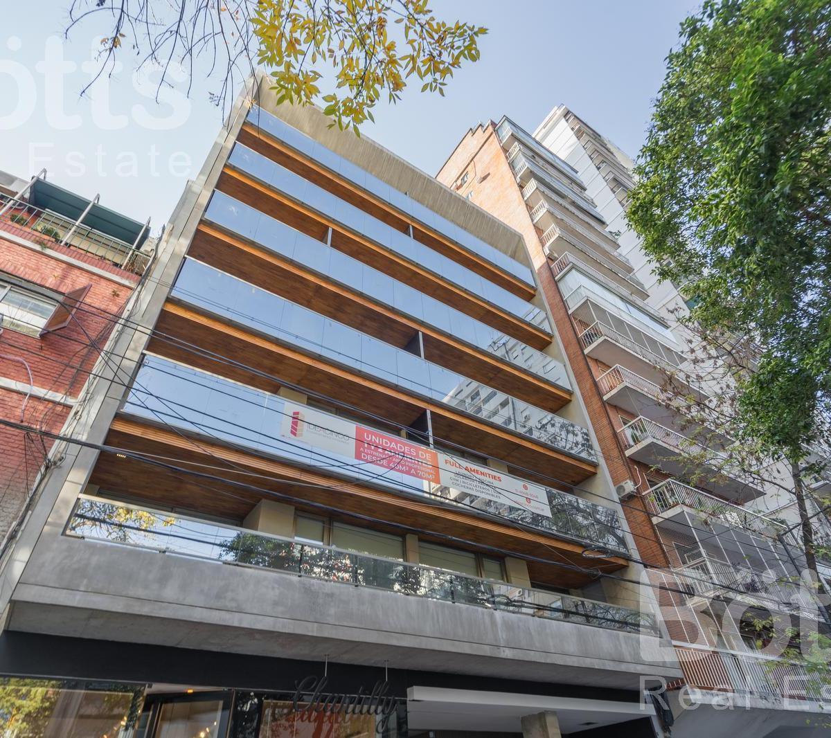 Hermoso departamento de un ambiente al contra-frente y balcón