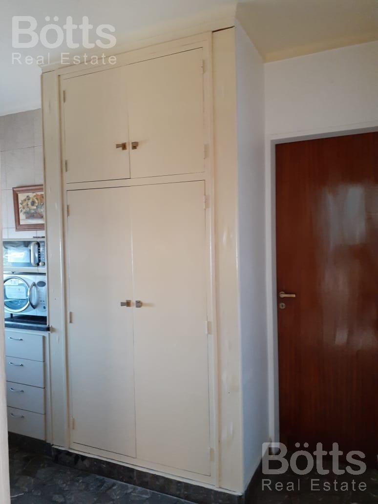 Departamento de 3 Ambientes con Cochera y Jardín, en Lobos 4