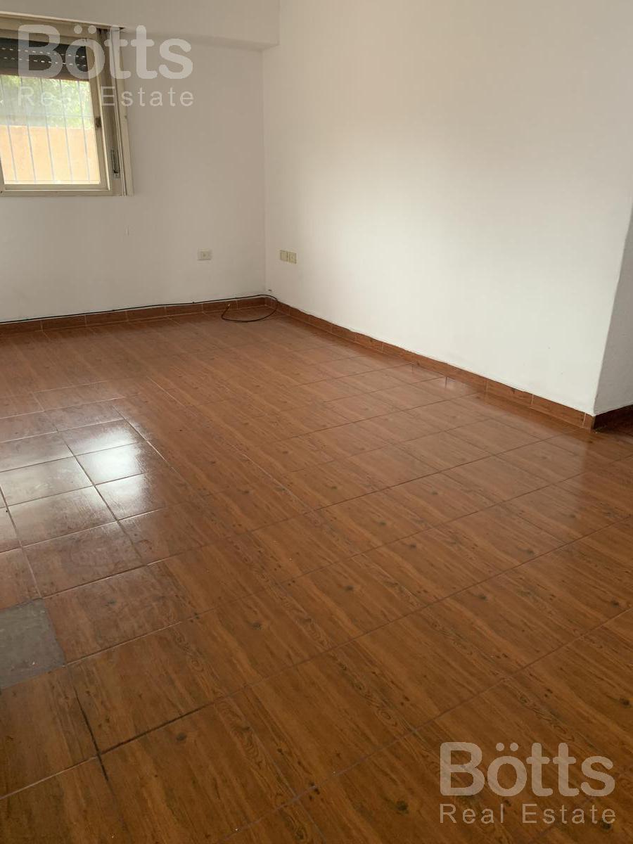 Venta Departamento con Excelente Ubicación - Moreno 4