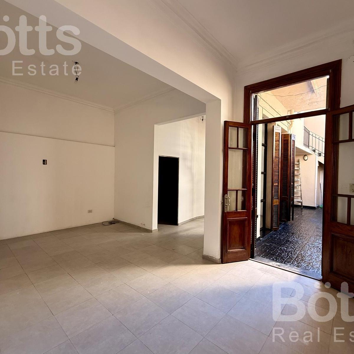Venta PH 4 Ambientes Mas Dependencia con Patio y Terraza Propia Sin Expensas en Caballito 4