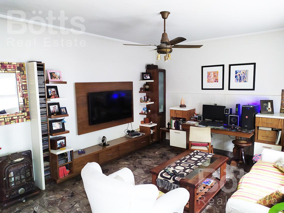 Venta Casa 5 Ambientes con Cochera en Villa Real (Próximo Al Ecea) 2