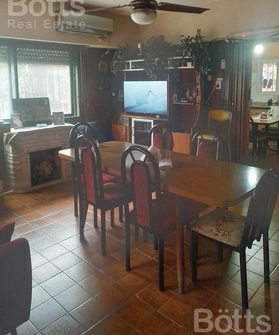 Venta casa en Tres de Febrero