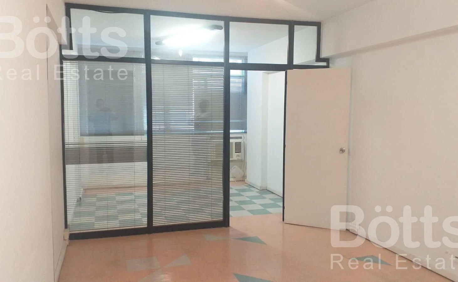 Foto de Excelente oficina comercial en la zona de Tribunales, imagen 3