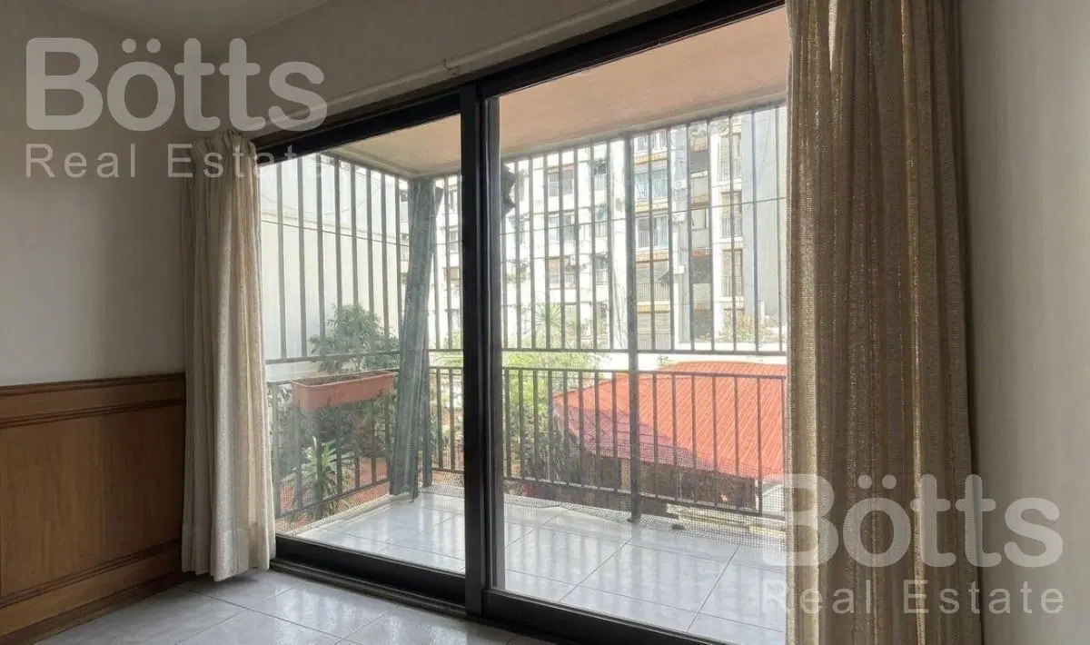 Piso exclusivo de 4 ambientes mas 2 cocheras fijas en Boulevar Charcas, Palermo 2