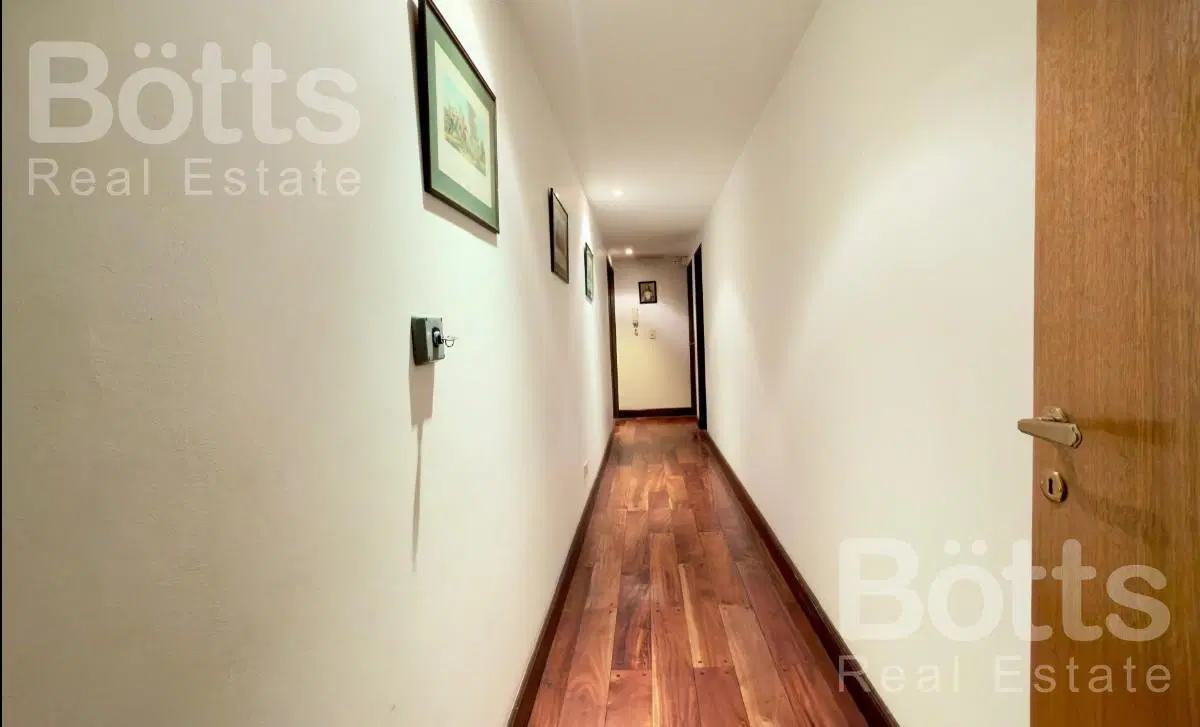 Piso exclusivo de 4 ambientes mas 2 cocheras fijas en Boulevar Charcas, Palermo 3