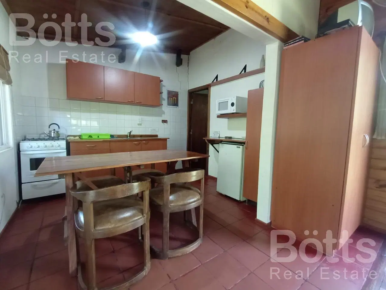 VENTA DE ISLA DE 4HA CON 4 CABAÑAS, MUELLE, QUINCHO, PILETA Y PARRILLA INDIVIDUALES, IDEAL INVERSOR 2