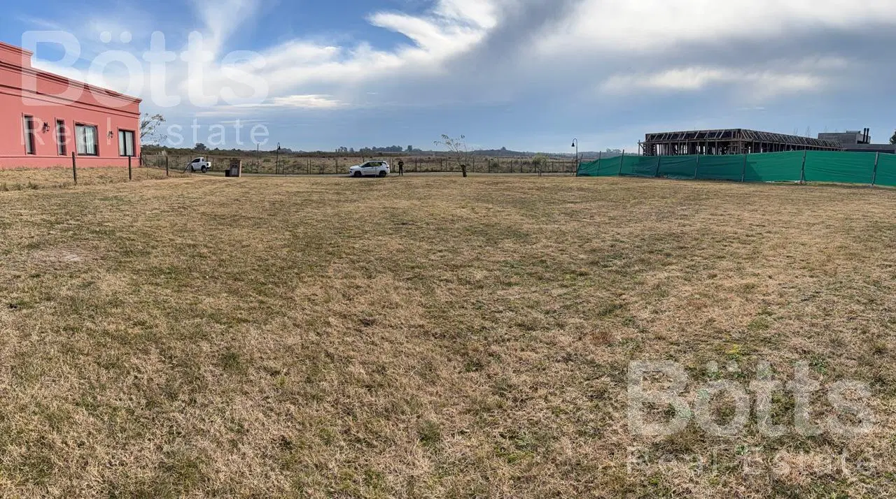 Venta Lote al Agua en   Chacras de la Reserva - Campana 5