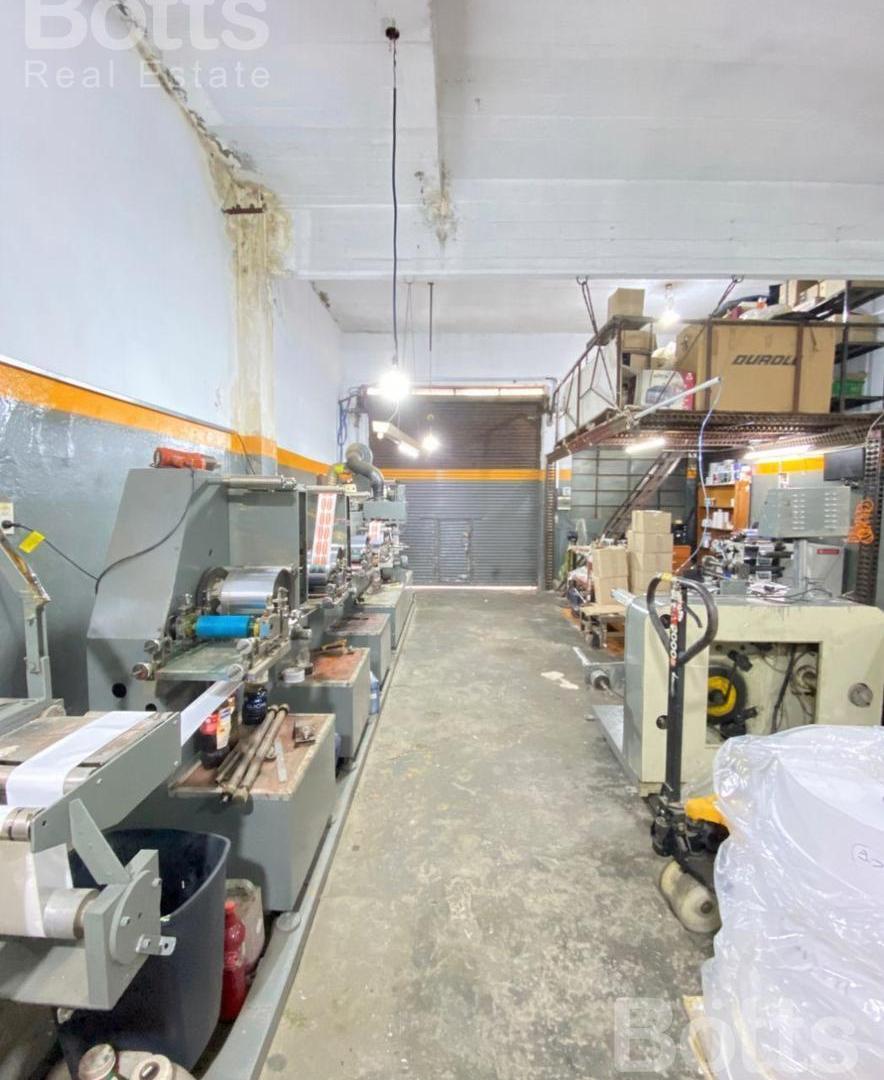 Foto de VENTA DE GALPON / TALLER EN POMPEYA, imagen 2