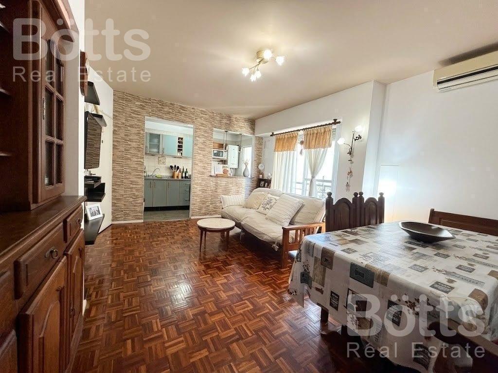 Impecable 3 Amb- Balcón-Cochera-APTO PROFESIONAL-Piso Alto-Pura luz y conectividad